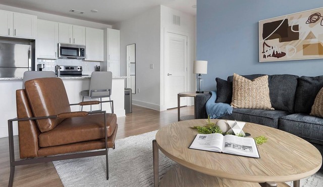 Landing | Chic 2BD, Yoga Studio, Pool