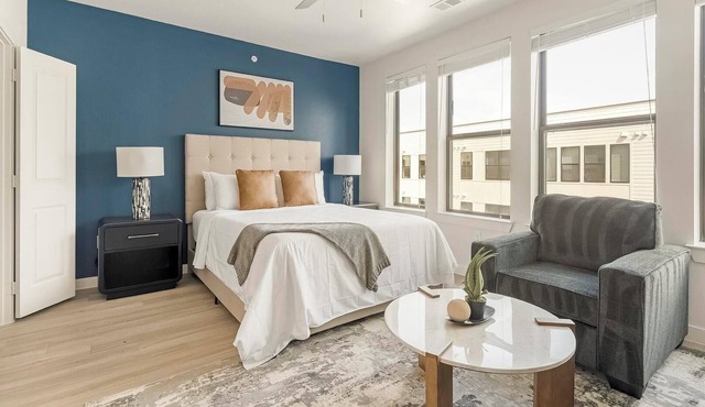 Landing | Chic Studio, Gym, Pool