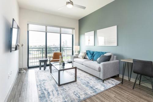 Landing Incredible 1BD Clubhouse Gym