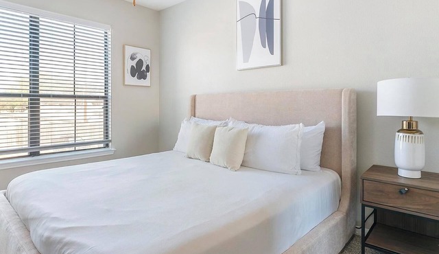 Landing | Incredible 1BD, Gym, Pool
