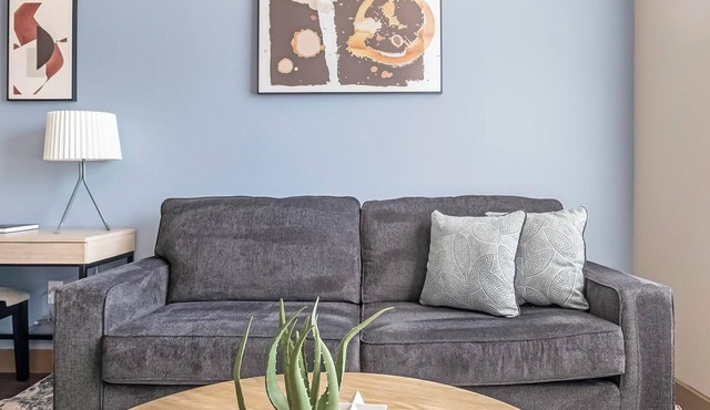 Landing | Incredible 1BD, Pool, Gym