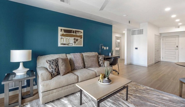 Landing | Incredible 1BD, Gym, Pool