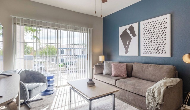 Landing | Incredible 1BD, Pool, Gym