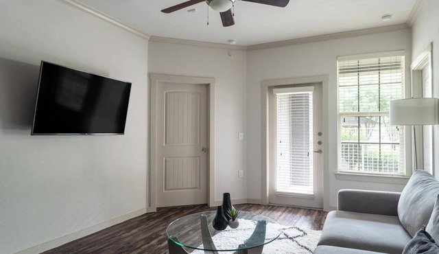 Landing | Incredible 2BD, Clubhouse, Courtyard