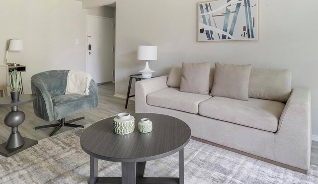 Landing | Incredible 2BD, Gym, Pool