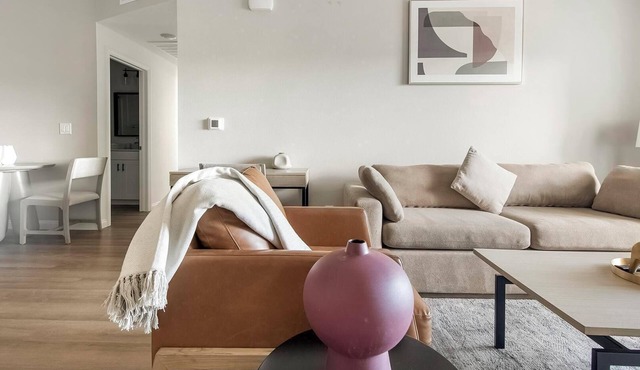 Landing | Incredible 2BD, Rooftop Lounge, Pool