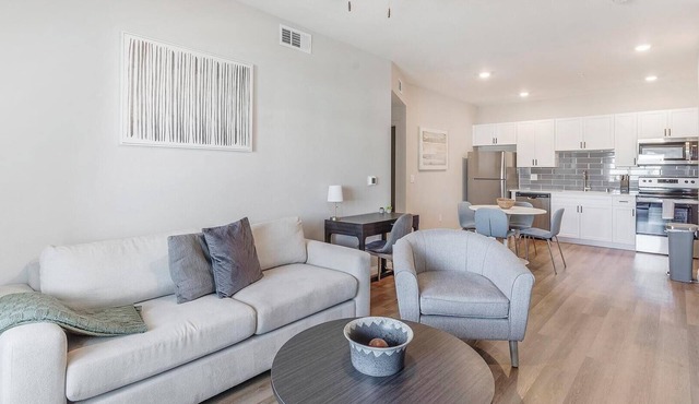 Landing | Incredible 2BD, Pool, Rooftop Lounge
