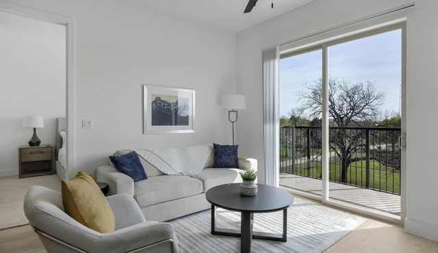 Landing | Incredible 2BD, Courtyard, Clubhouse