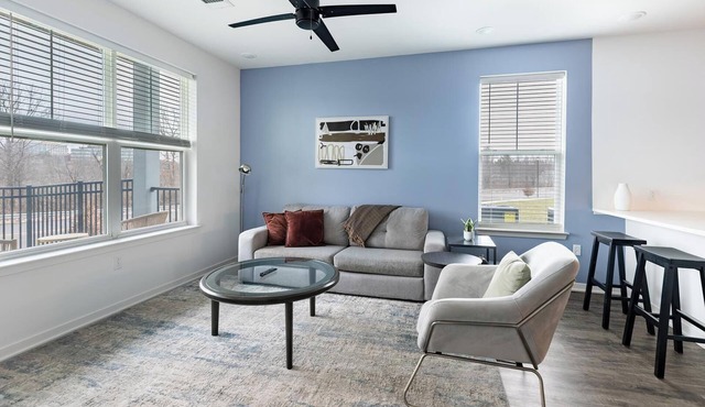 Landing | Incredible 2BD, Courtyard, Clubhouse