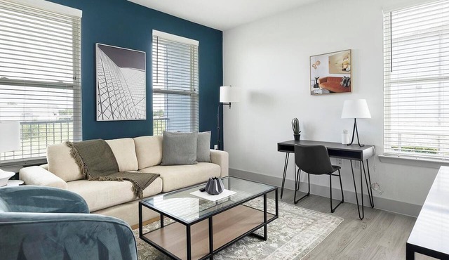 Landing | Incredible 2BD, Gym, Pool