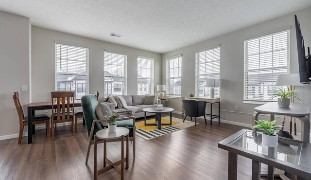 Landing | Incredible 2BD, Game Room, Clubhouse