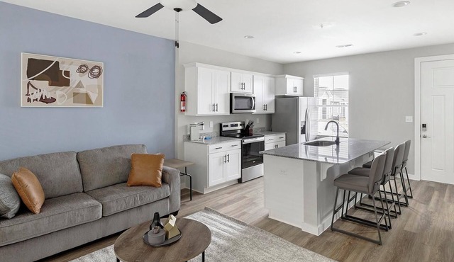 Landing | Incredible 2BD, Courtyard, Pool