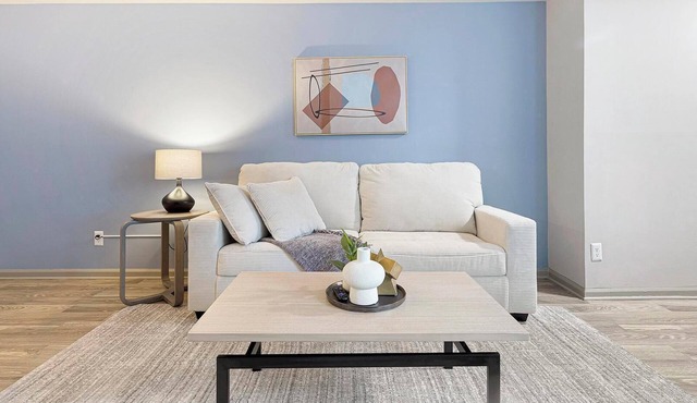 Landing | Incredible 2BD, Gym, Tennis Court