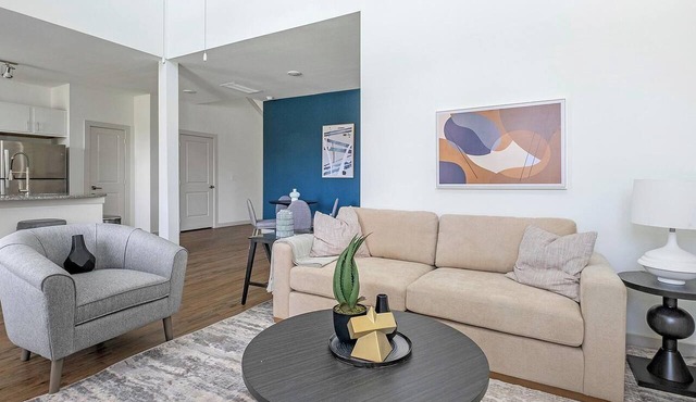 Landing | Incredible 3BD, Gym, Pool