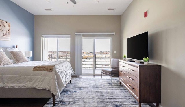 Landing | Incredible Studio, Rooftop Lounge, Gym