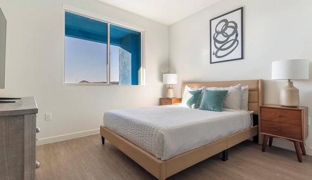 Landing | Modern 1BD, Gym, Courtyard