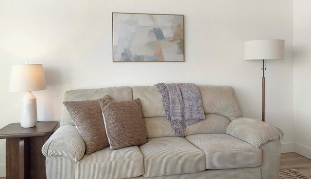 Landing | Modern 1BD, Clubhouse, Gym