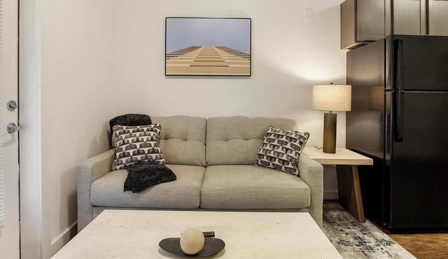 Landing | Modern 1BD, Clubhouse, Courtyard