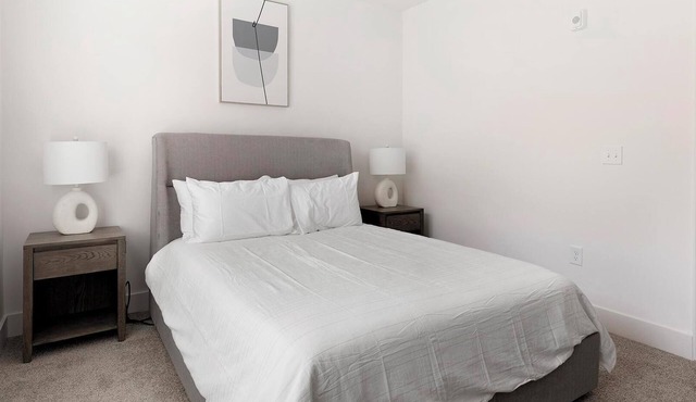 Landing | Modern 1BD, Gym, Clubhouse