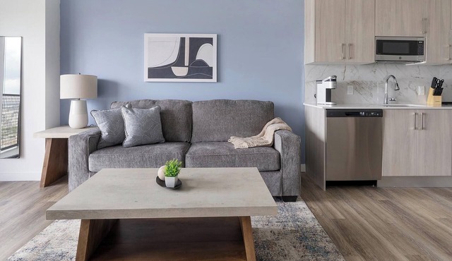 Landing | Modern 1BD, Pool