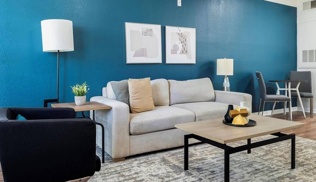 Landing | Modern 1BD, Pool, Gym