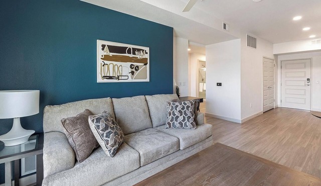 Landing | Modern 1BD, Pool, Gym