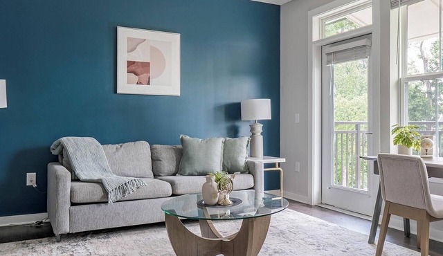 Landing | Modern 1BD, Pool, Gym