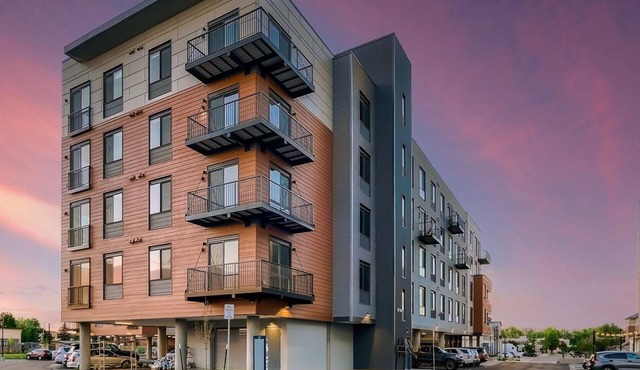 Landing | Modern 1BD in Fort Collins