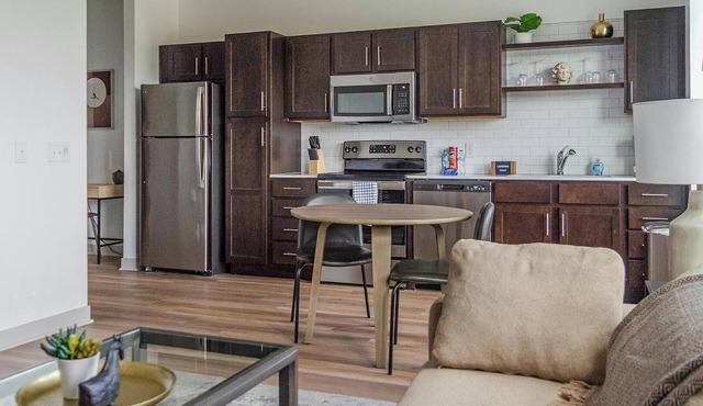 Landing | Modern 1BD, Gym, Pool