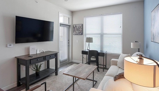 Landing | Modern 1BD, Gym, Clubhouse