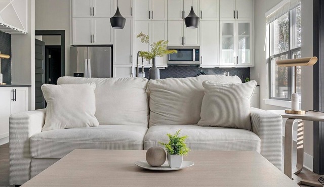 Landing | Modern 2BD, Courtyard, Gym