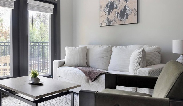 Landing | Modern 2BD, Courtyard, Clubhouse