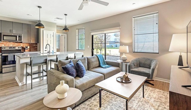 Landing | Modern 2BD, Game Room, Rooftop Lounge