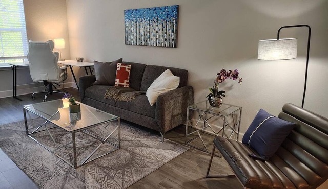 Landing | Modern 2BD, Gym, Pool