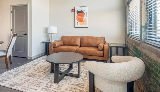 Landing | Modern 2BD in Uptown