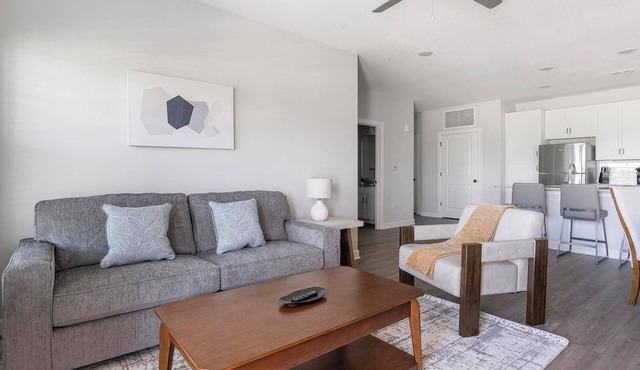 Landing | Modern 2BD, Pool