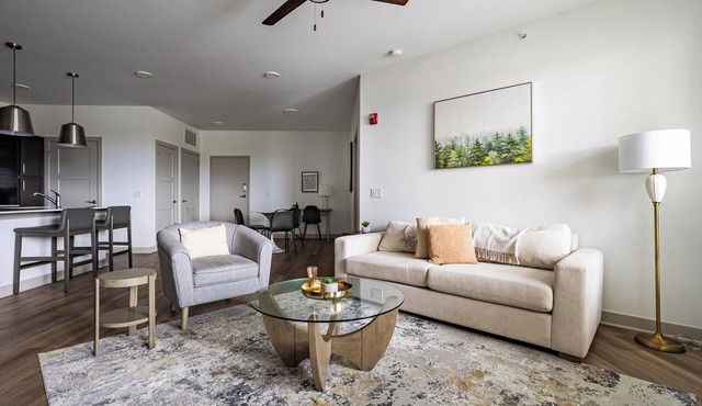 Landing | Modern 2BD, Rooftop Lounge, Pool