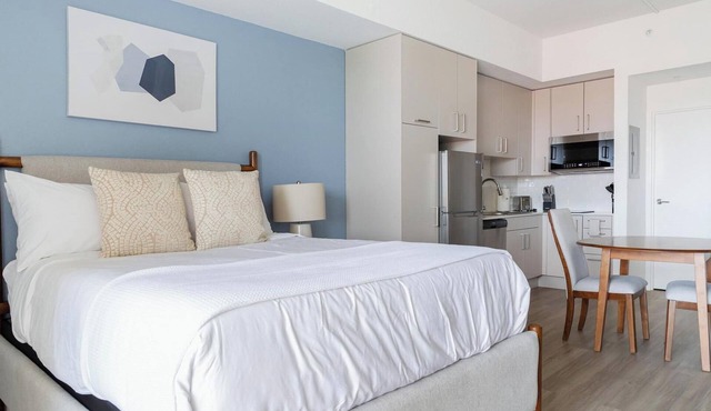 Landing | Modern Studio, Courtyard, Clubhouse