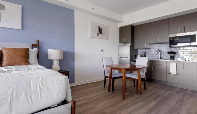 Landing | Modern Studio, Courtyard, Clubhouse