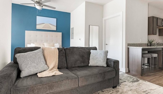 Landing | Modern Studio, Pool, Clubhouse