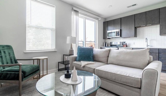 Landing | Modern Studio, Gym, Courtyard
