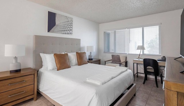 Landing | Modern Studio in Glendale