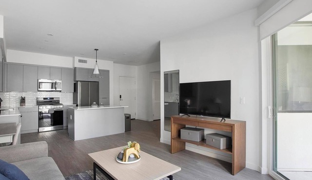 Landing | Spectacular 1BD, Clubhouse, Pool
