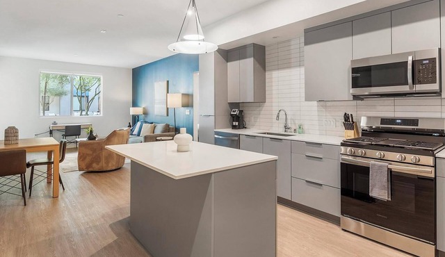 Landing | Spectacular 2BD, Pool, Rooftop Lounge
