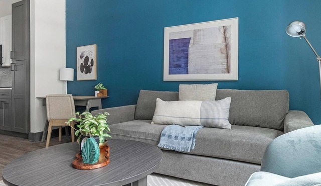 Landing | Spectacular 1BD, Pool, Gym