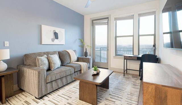 Landing | Spectacular 1BD, Clubhouse, Pool
