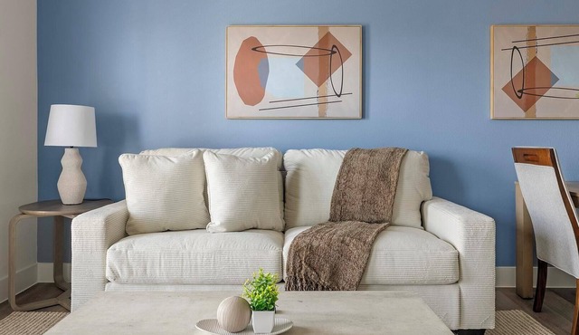 Landing | Spectacular 1BD, Pool, Gym