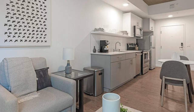 Landing | Spectacular 1BD, Courtyard