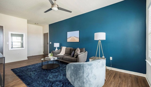 Landing | Spectacular 2BD, Gym, Courtyard