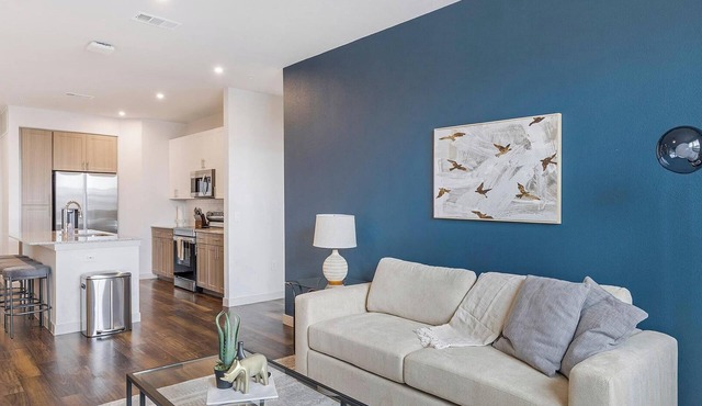 Landing | Spectacular 2BD, Gym, Clubhouse